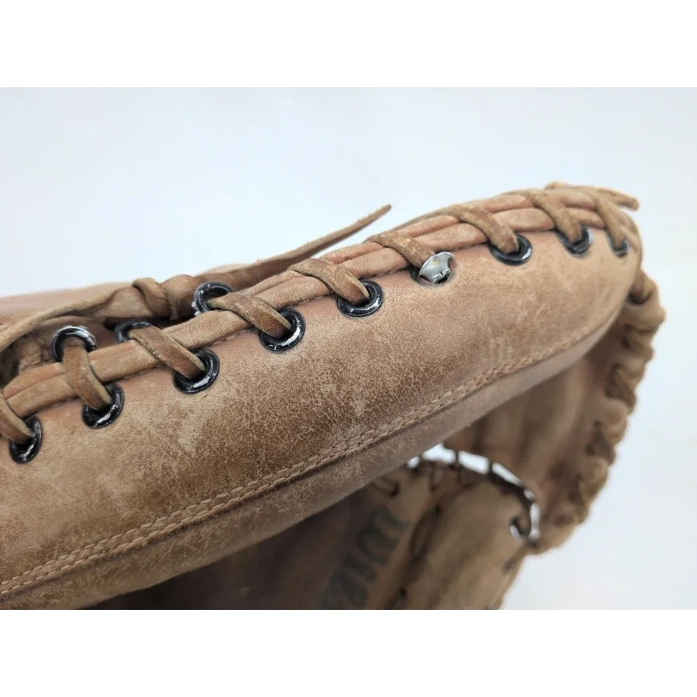 Used Wilson The A 2403 Catchers Mitt Pro Model For Righthand Throw